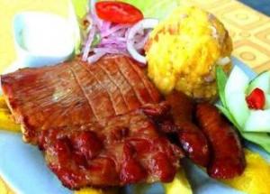 Tacacho con cecina